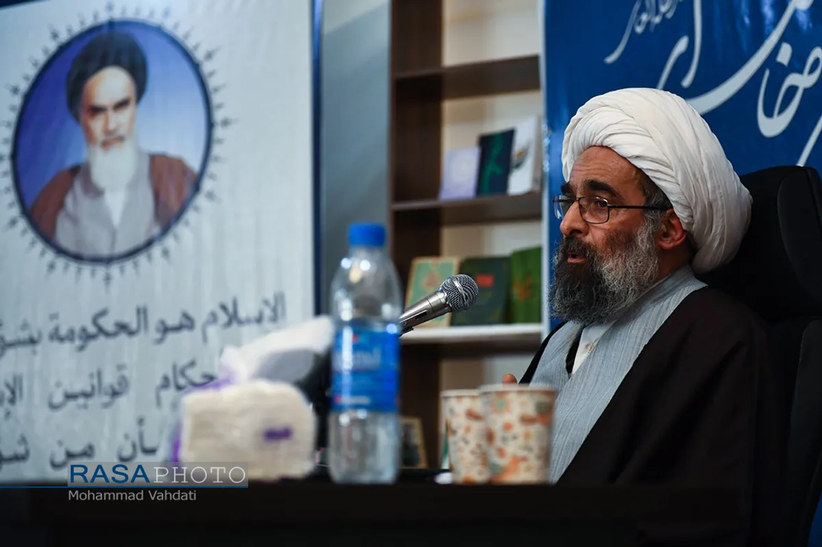 اولین دوره آموزشی آشنایی با مکتب فقهی حضرت آیت الله خامنه&zwnj;ای