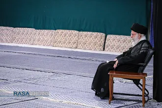 مراسم عزاداری شب عاشورای حسینی (علیه&zwnj;السلام) با حضور رهبر انقلاب