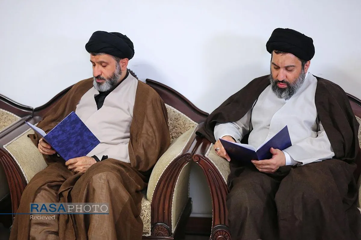 حضور جمعی از فرزندان رهبر انقلاب در دفتر حزب&zwnj;الله در تهران به منظور ابلاغ پیام ایشان
