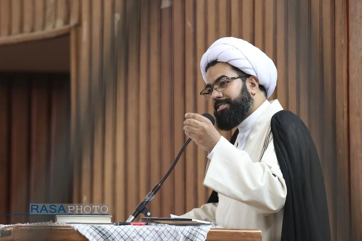 اولین اجلاسیه سراسری ایمان و&zwnj;امید امام خمینی (ره) در اندیشه امام خامنه&zwnj;ای